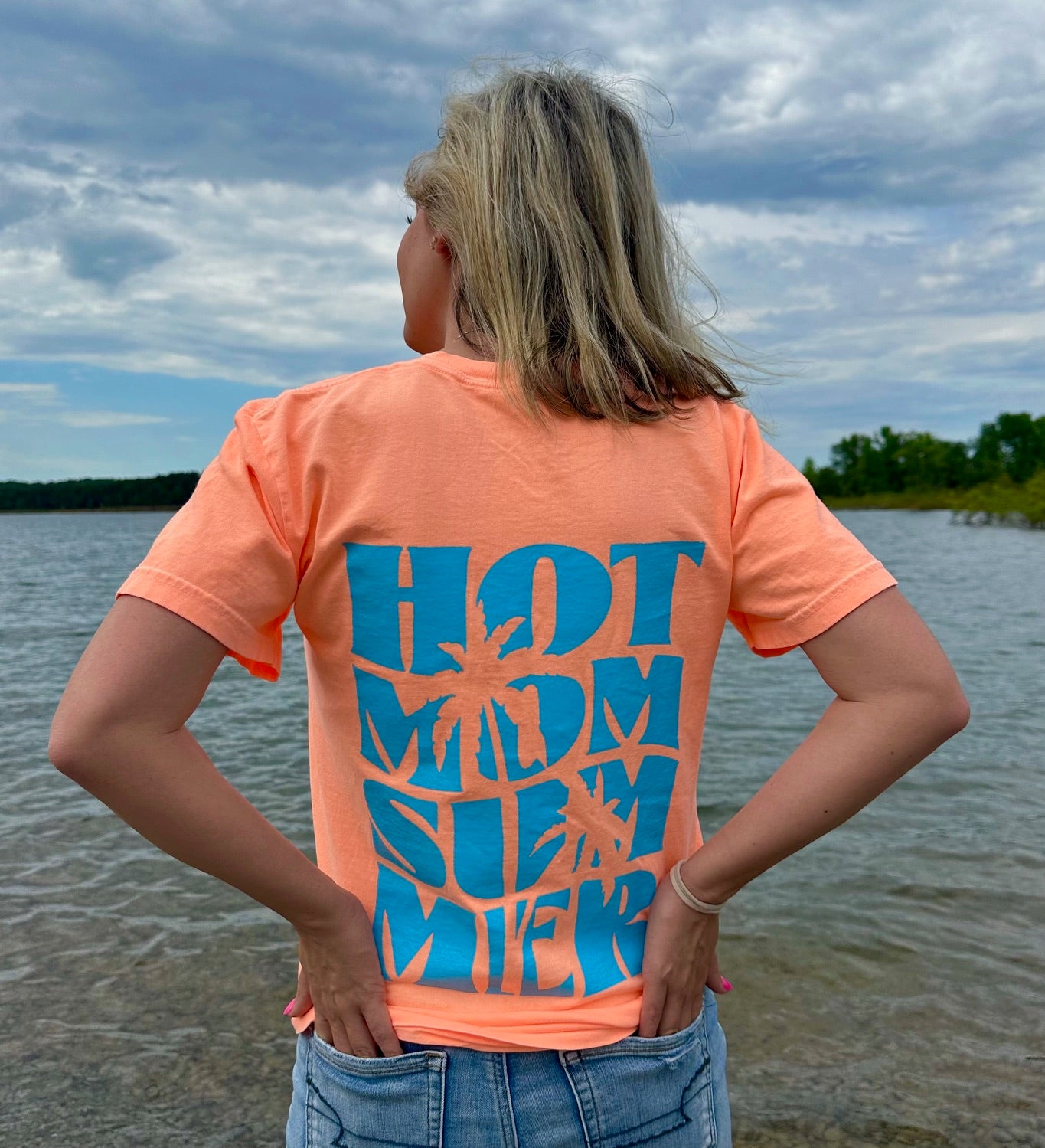 Hot Mom Summer Neon Tee